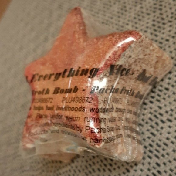 PACHA Bath Bomb *NEW* And Everything Nice Vanilla Spice Clove CRUELTY FREE - Picture 3 of 4